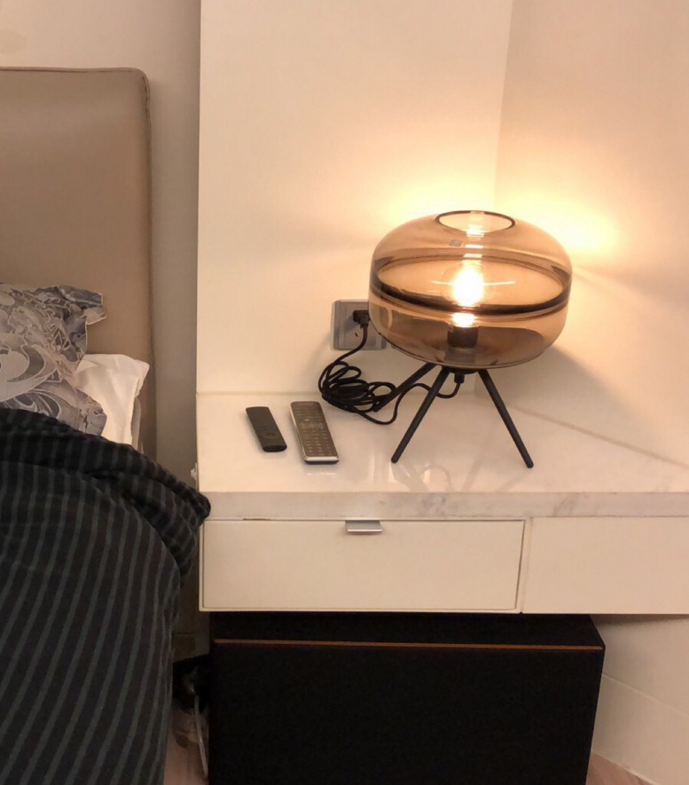 Đèn bàn thủy tinh trang trí phòng ngủ, phòng khách phong cách Bắc Âu cao cấp TL-DN14 hổ phách
